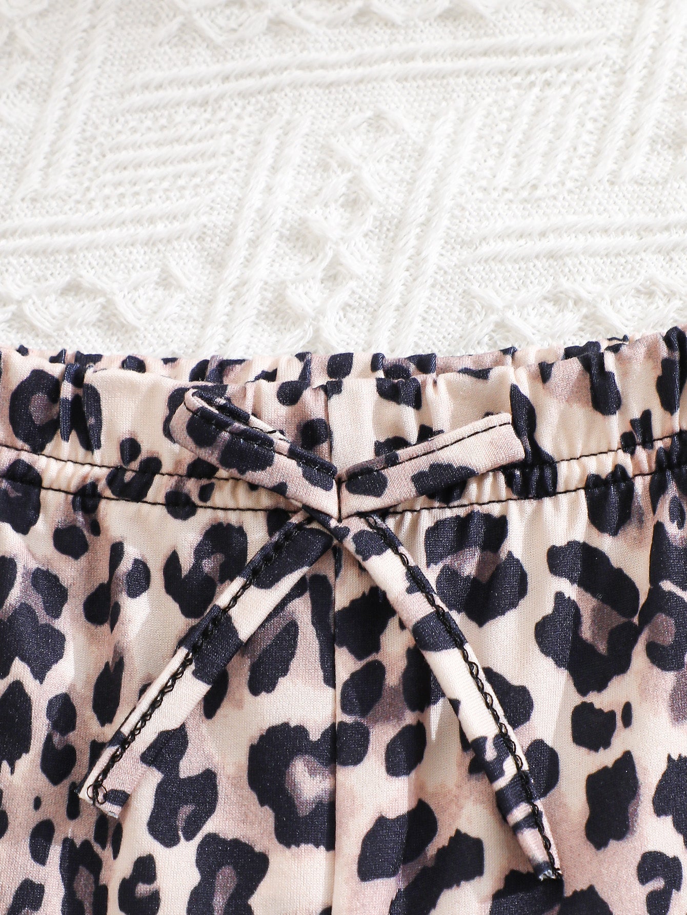 2-Pack Girls' Casual Knit Pants in Solid Black and Leopard Print – Comfortable and Stylish, Perfect for Everyday Wear