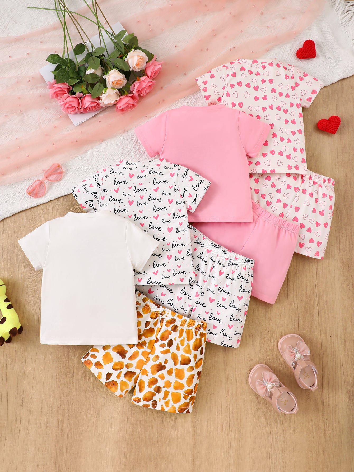 8-Piece Baby Girl Casual Set – Lightweight Soft Knit Giraffe and Heart Print Short Sleeve Tops and Shorts, Perfect for Everyday Outdoor Wear