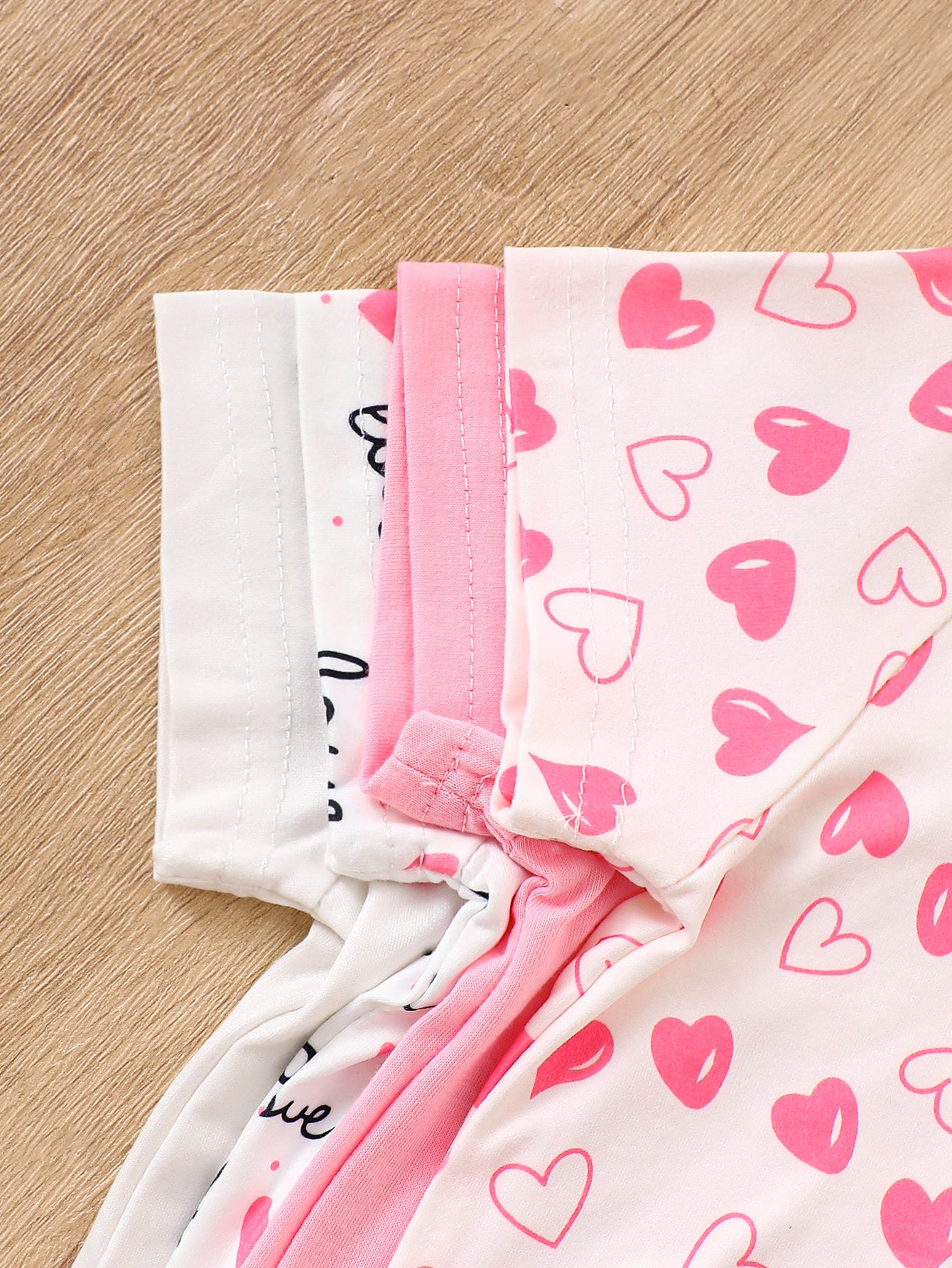 8-Piece Baby Girl Casual Set – Lightweight Soft Knit Giraffe and Heart Print Short Sleeve Tops and Shorts, Perfect for Everyday Outdoor Wear
